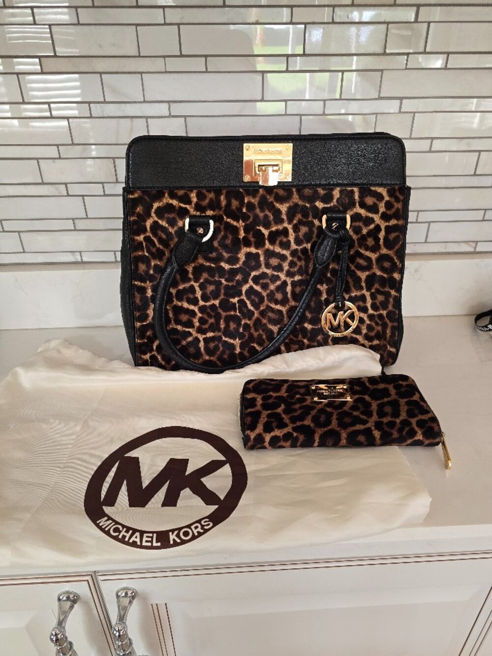 Gorgeous Michael Kors bag and matching wallet